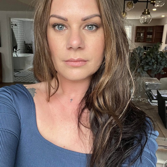 anniekimhoule27